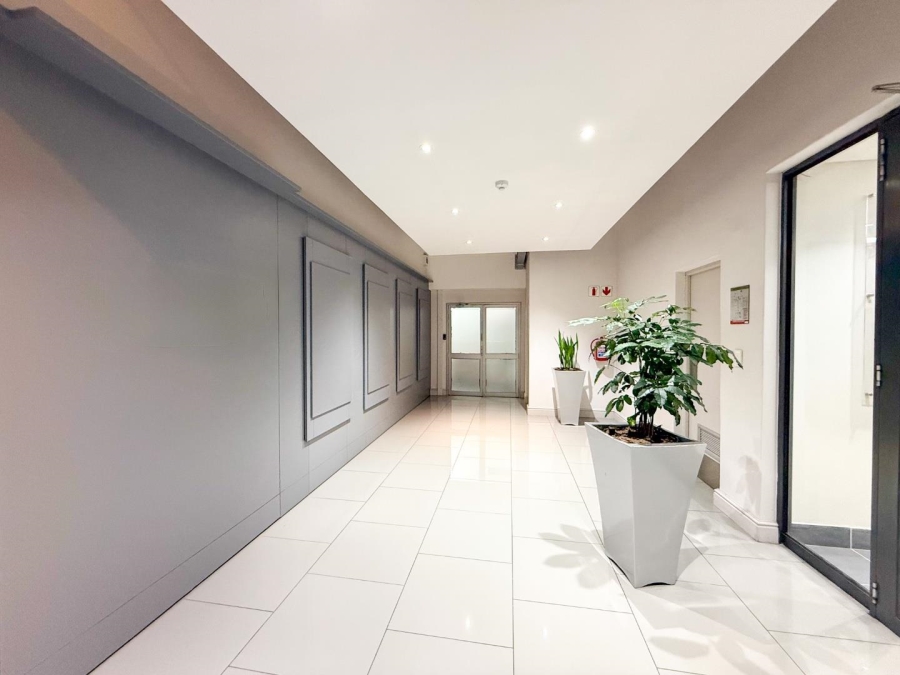 To Let commercial Property for Rent in Green Point Western Cape